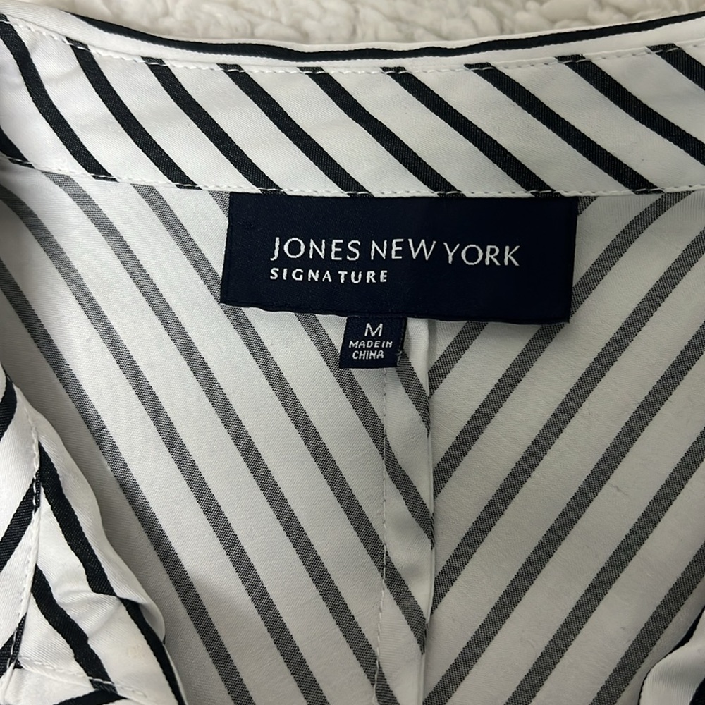 Jones New York Black & White Striped Zip Blouse | Timeless Career Chic | Bundle💸 - Picture 3 of 11